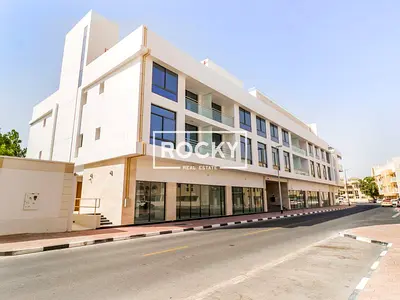 **2 B/R WITH BALCONY | POOL & GYM**