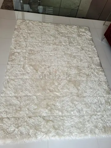White Fur Area Rug - Soft Plush Carpet, excellent condition
