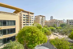 Exclusive | Vacant | Renovated | 2 Parking | Study