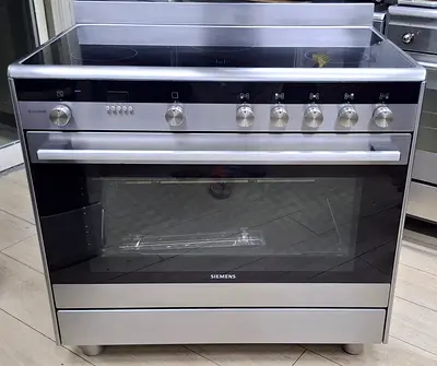 Siemens iq 700 new lasted model same like new condition 90bay60cm for sale