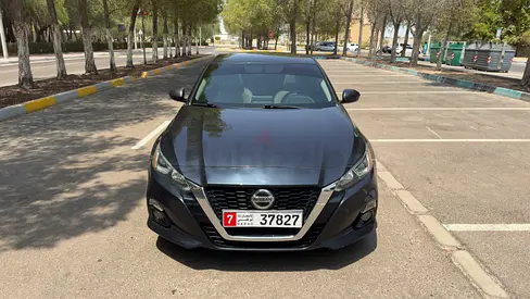 Well-kept 2018 Nissan Altima SV, GCC, ready to drive