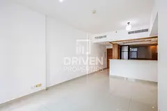 Mid Floor | Community View | Multiple Cheques