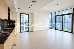 City Skyline View | Bright & Modern | Prime