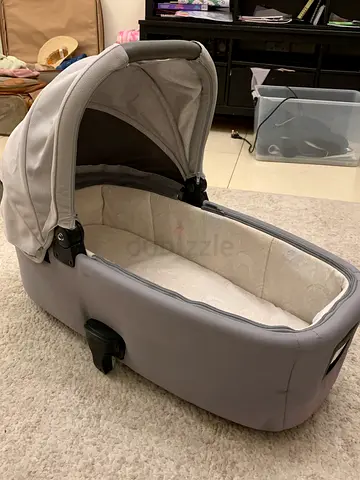 Mamas&papas bassinet / carrycot new condition