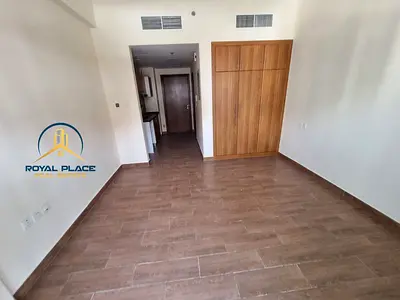 استوديو غير مفروش | شارع F49 | شرفة مطلة على حمام السباحة