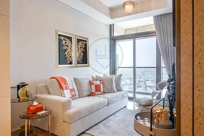 "Modern 1-Bedroom Luxury Apartment in Business Bay"