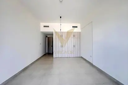SPACIOUS 2BR | CLOSED KITCHEN | UNFURNISHED