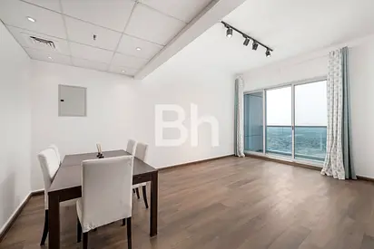 Spacious 1BR | High floor | Semi-furnished