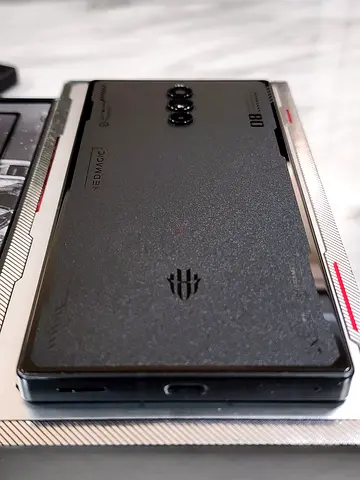REDMAGIC 8 Pro 12GB+256GB — Gaming Phone, Excellent Condition, AED 2000