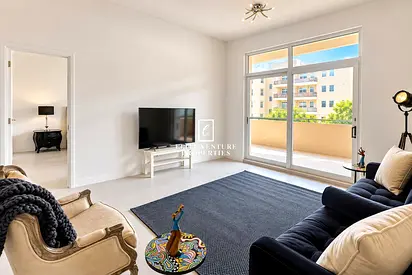 FULLY UPGRADED | GROUND FLOOR | GARDEN FACING
