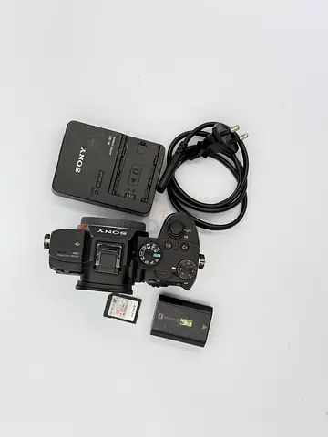 Sony alpha 7 mark III + Sd card + Battery