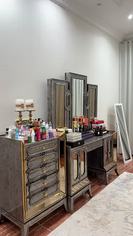 Vintage-style mirrored vanity dressing table with stool and mirror set