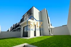 Corner | Single Row |Rented |Landscaped |No Agents