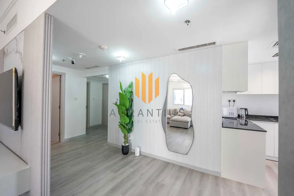 Fully Upgraded | Furnished | Lake View