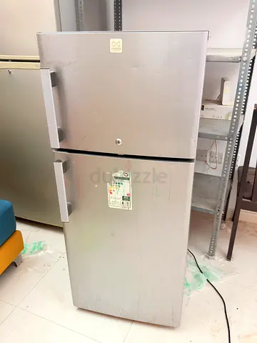 Refrigerator working in good condition