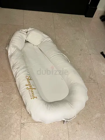 Sleepyhead Deluxe+ Baby Lounger in White - Gently Used