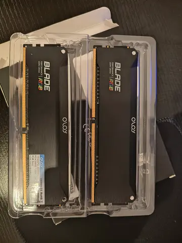 OLOy DDR4 RAM 16GB (2x8GB) Black  Blade- RGB 3200