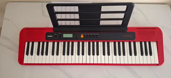 CASIO CT-S200 KEYBOARD | LIKE NEW | RARELY USED | BOX + ORIGINAL ADAPTER