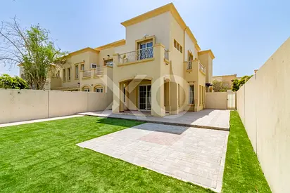Lake View | Vacant now | Upgraded