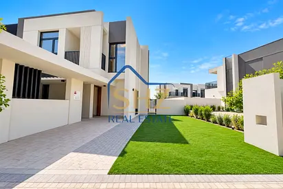 Huge Plot | Rented | Near Pool and Park | No Agent