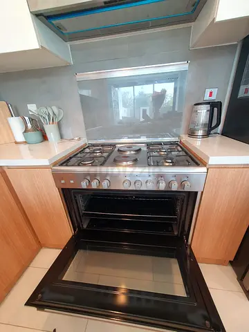 Stainless Steel Freestanding Gas Cooker with Oven - Good Condition