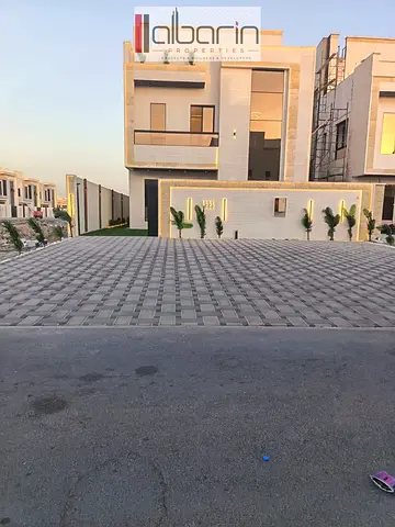 Villa for sale in Ajman, Al Zahia area: 5 master bedrooms and a majlis.