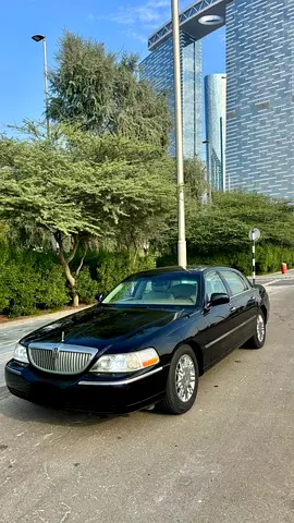 صورة 2 لـ 2008 Lincoln TOWN CAR