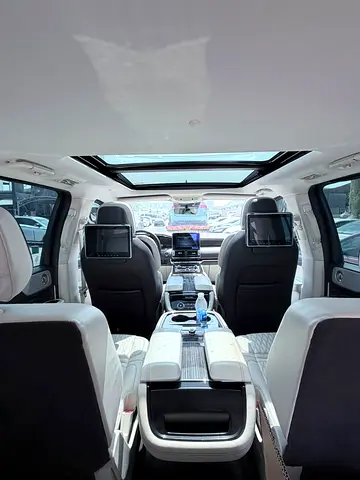 صورة 12 لـ 2019 Lincoln NAVIGATOR