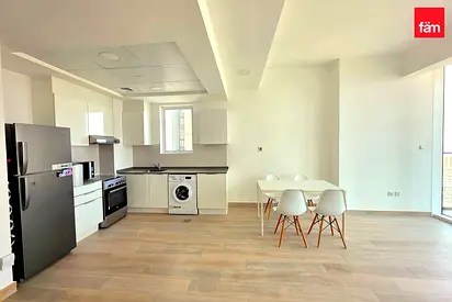 Fitted Kitchen | High Floor | Community View
