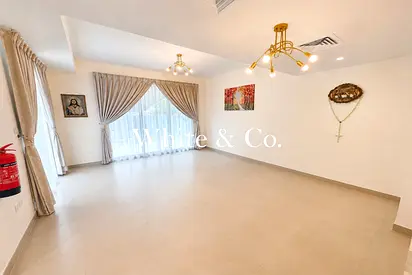 Well Maintained | Landscaped | End October