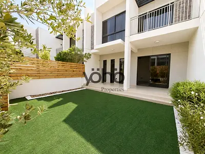 UNFURNISHED | R2-M | VACANT | 3 BEDS+MAIDS