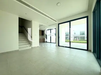 BRAND NEW | SPACIOUS | READY TO MOVE IN AUGUST