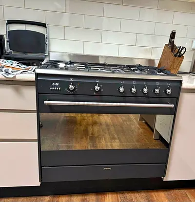 Smeg black top gas / electric oven cooker 90x60cm