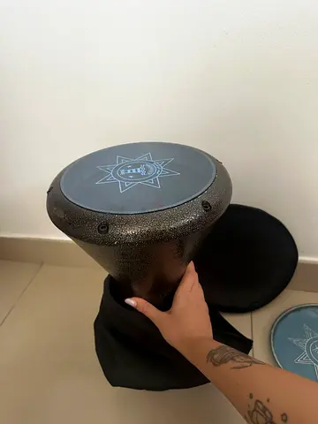 Handmade doumbek darbuka drum with carrying bag - perfect condition