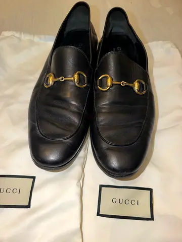 Gucci men’s black leather Horsebit loafers (size 42)