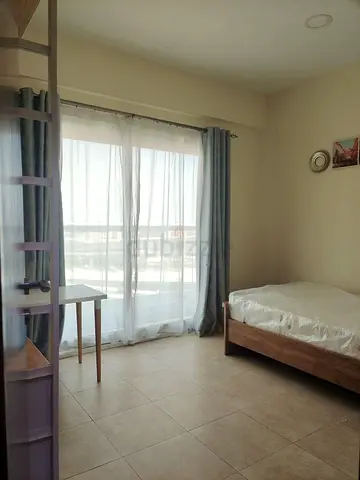 Room in jlt комната в jlt