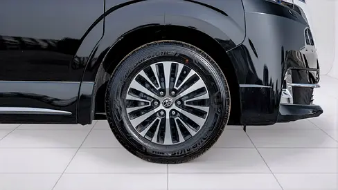 صورة 16 لـ 2026 Toyota GRANVIA