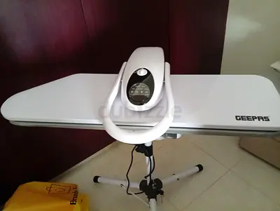 Steam iron press like new
