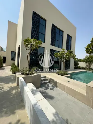Crystal Lagoon Luxury | Freehold | Golden Visa