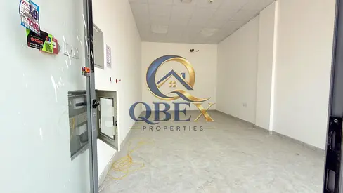 محل ممتاز للإيجار في أم القيوين