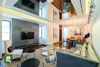 Vacant | Furnished Paramount Townhouse | Pool