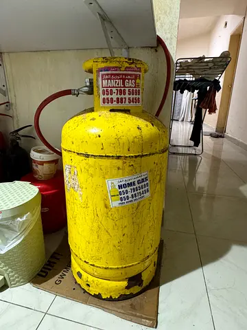 Used yellow LPG gas cylinder - single tank (working condition)