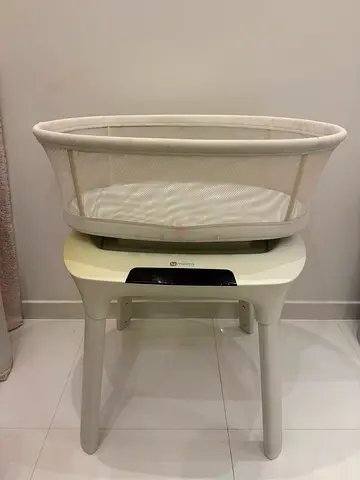 4moms Bassinet / Baby Cradle in Good Condition
