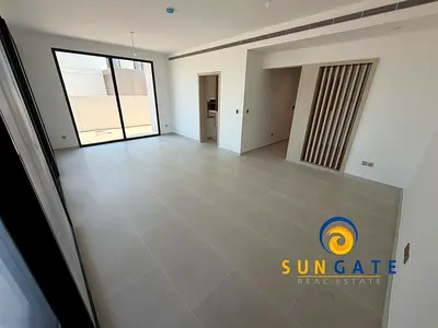 single row , nearby park , closed kitchen townhouse