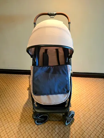 Lightweight 3-wheel baby stroller in good condition