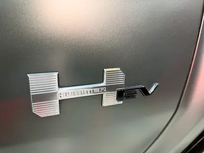 صورة 14 لـ 2024 GMC HUMMER