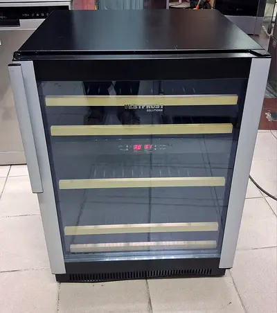 Westpoint undercounter wine cooler - 60cm, glass door, 4 shelves