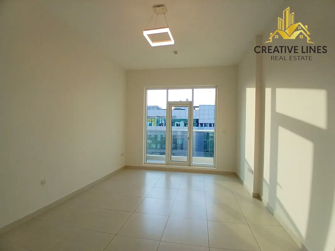 BRAND NEW//FULL FAMILY BUILDING//NEAR ZULEKHA HOSPITAL//READY TO MOVE