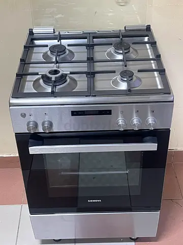 Siemens 4 burner full gas cooker latest model same like new condition