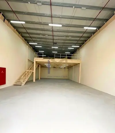 🏢 مستودع جديد بالكامل للإيجار | الصجعة الصناعية – الشارقة 🔥 جاهز للتسليم | موقع ممتاز | الدفع على 4 شيكات